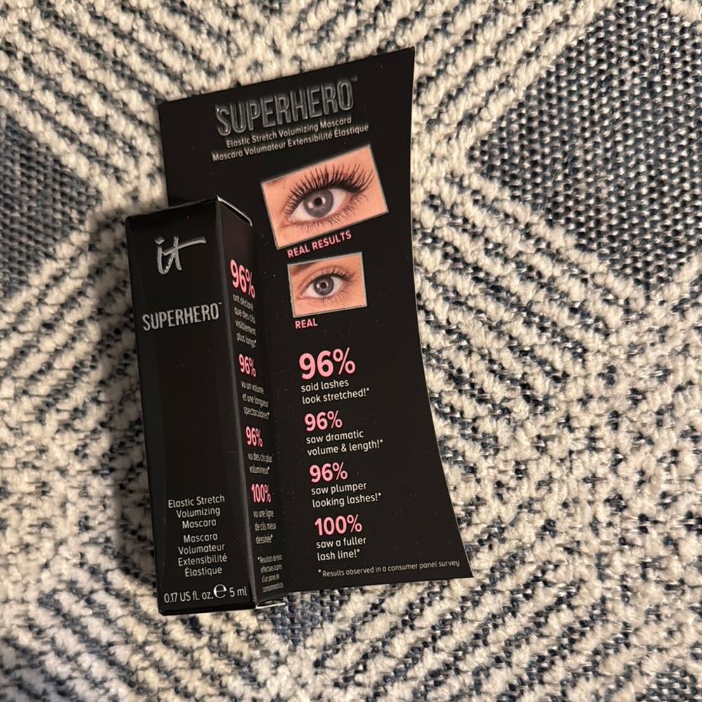 It Cosmetics Lash-Enhancing Black Mascara